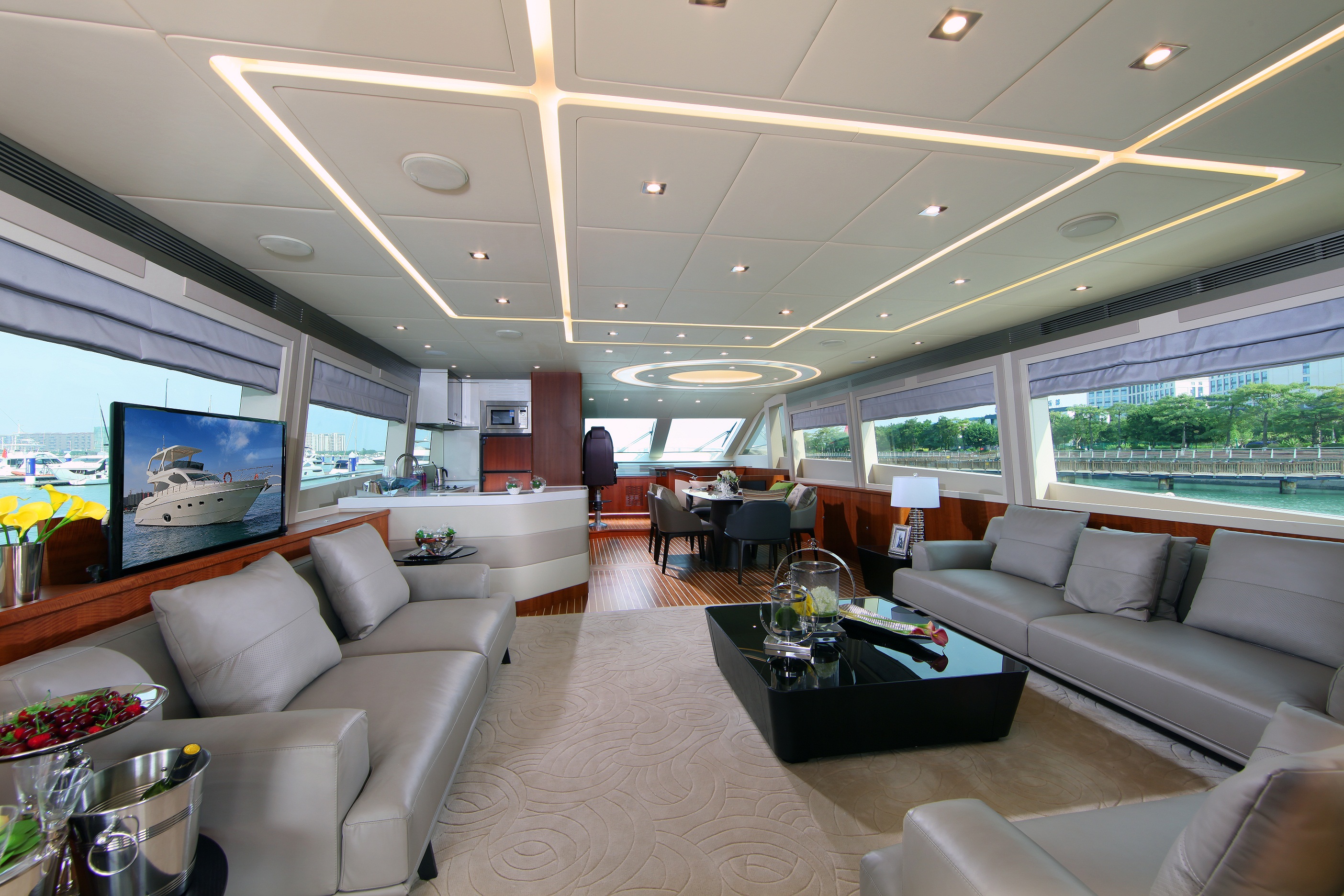 Aquitalia 85ft