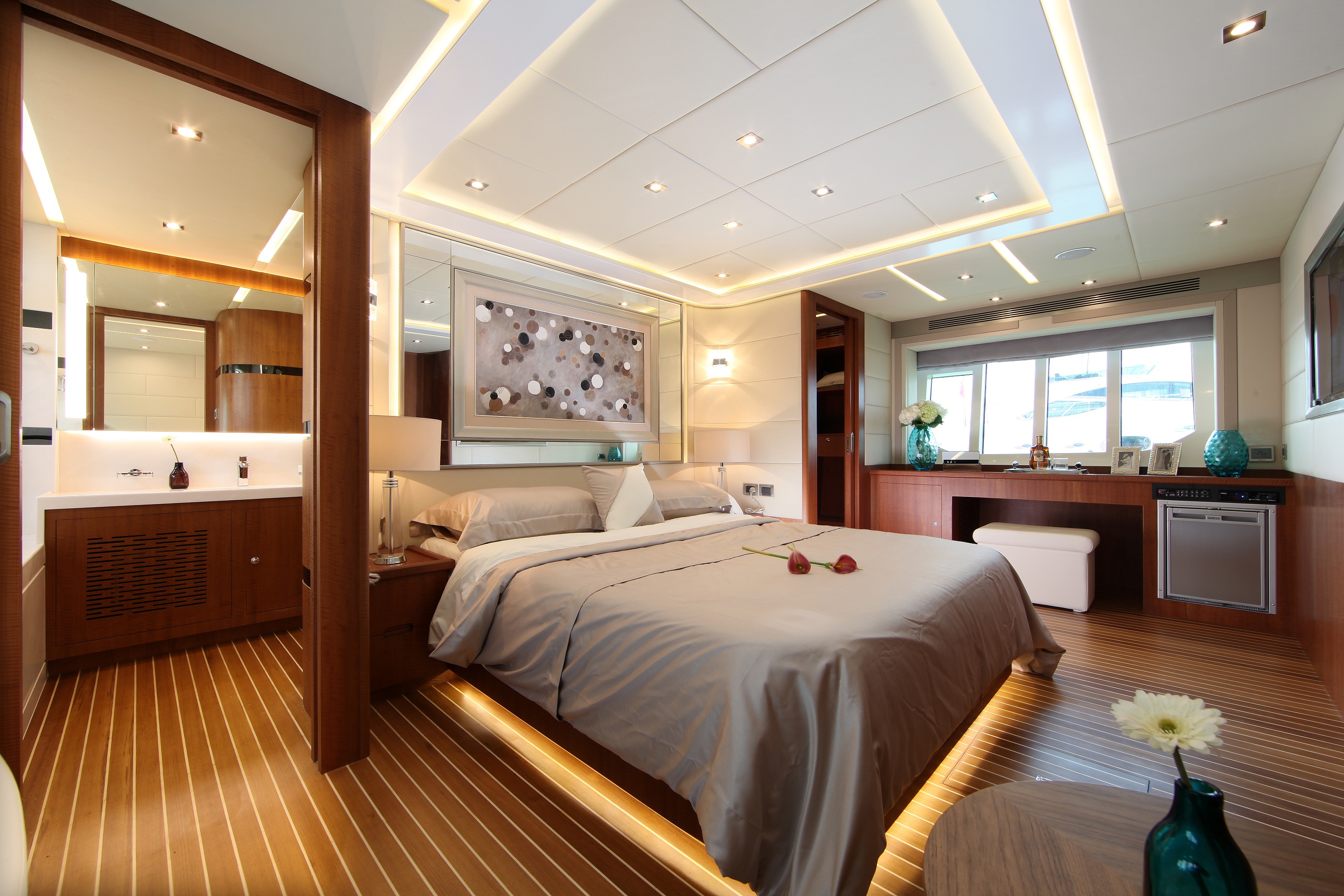 Aquitalia 85ft