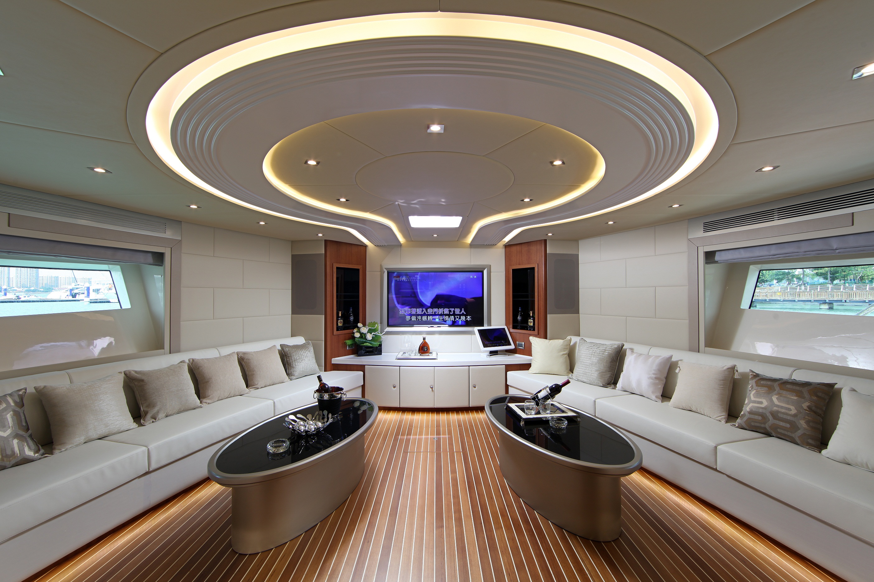 Aquitalia 85ft